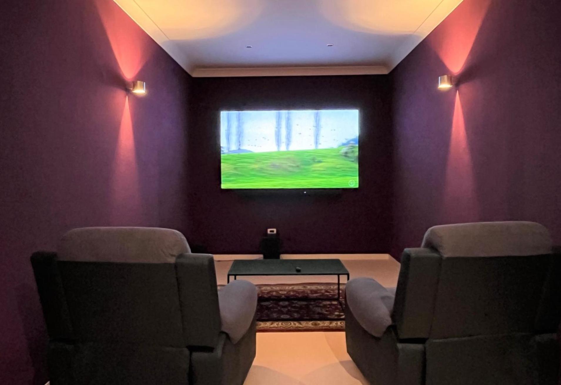 Large Luxury Apartment Located Right In Town Таупо Екстериор снимка