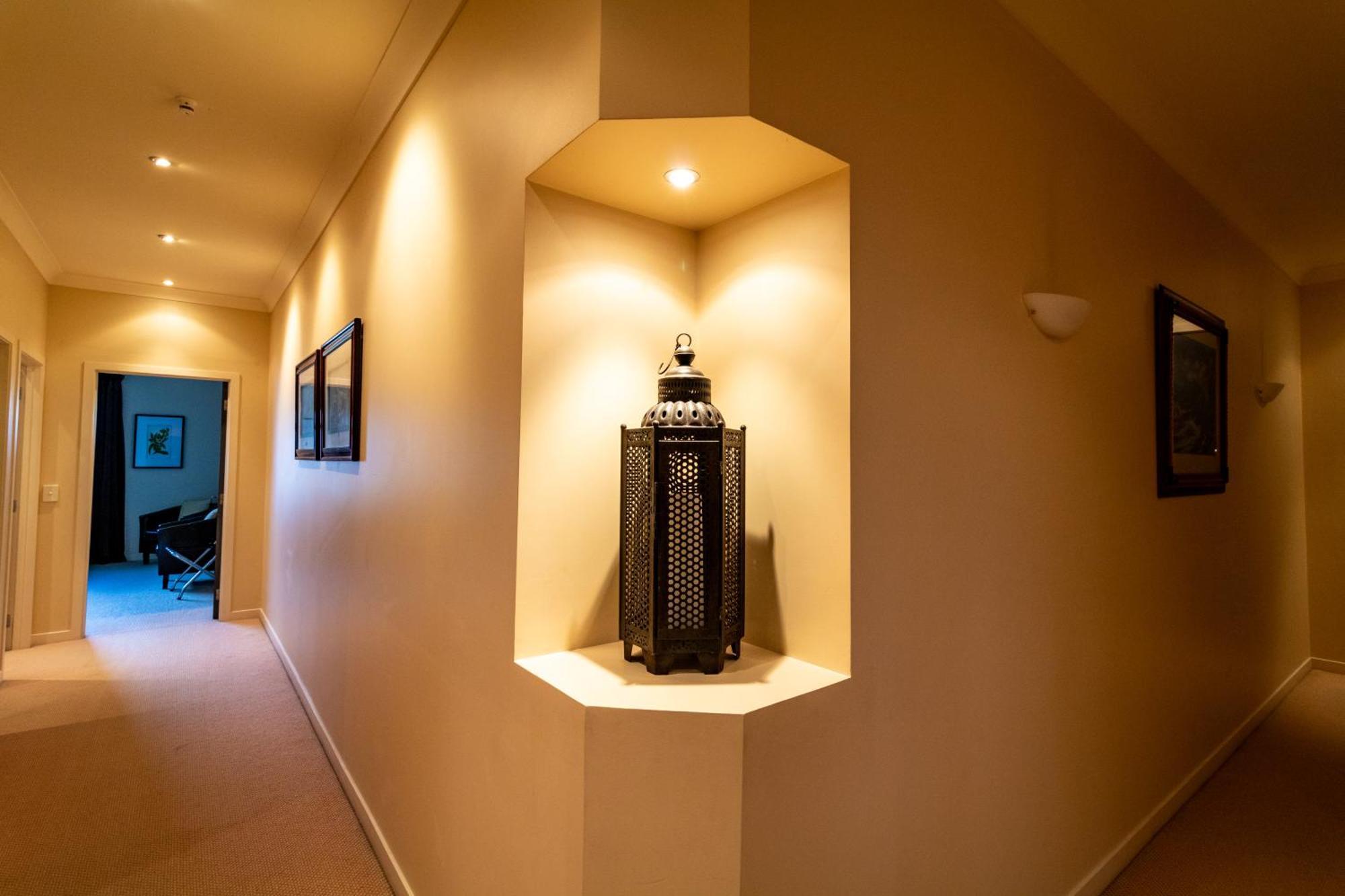 Large Luxury Apartment Located Right In Town Таупо Екстериор снимка